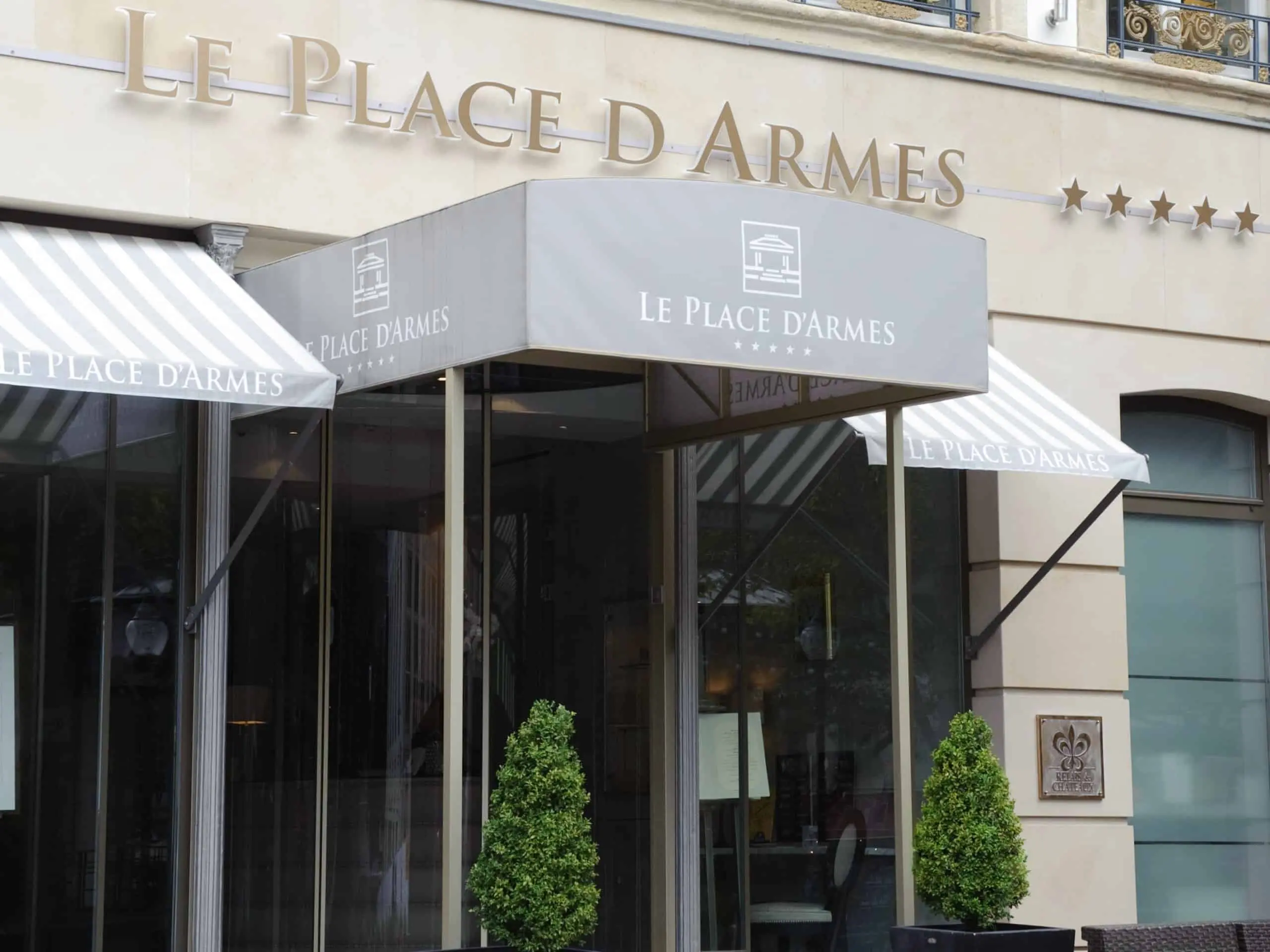 Fassade des Hotels in Luxembourg (c) Le Place d'Armes